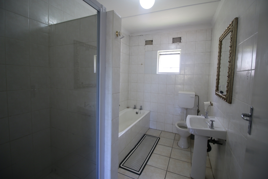 5 Bedroom Property for Sale in Gonubie Eastern Cape